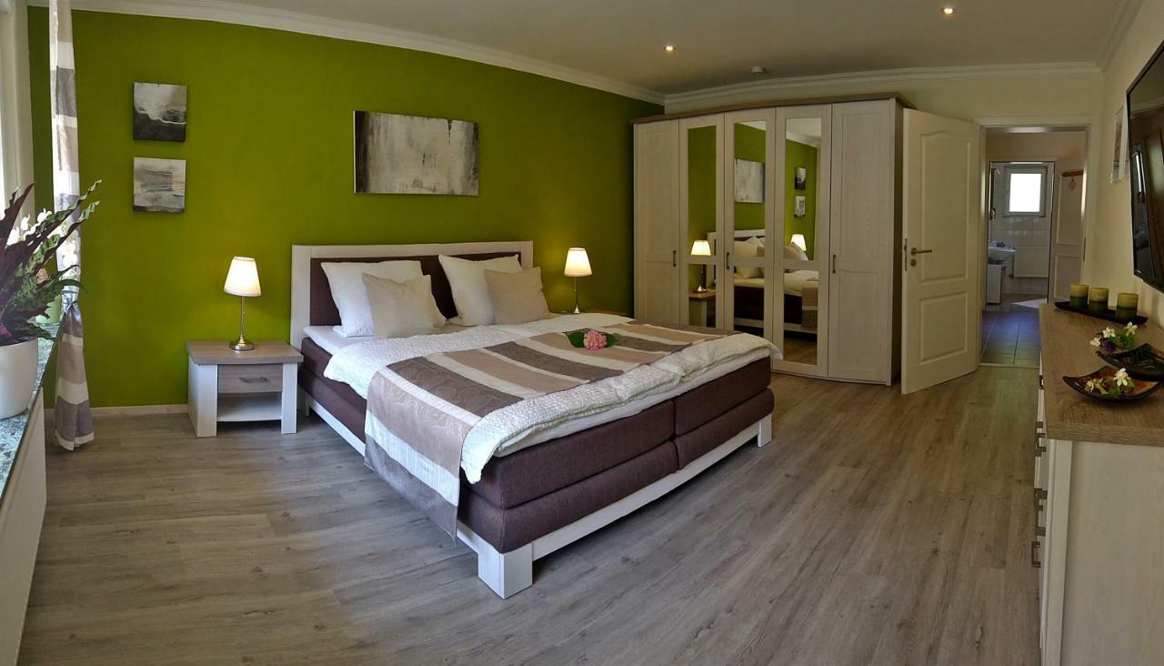 Roosartige Ferien - Am Weiherturm Apartment *